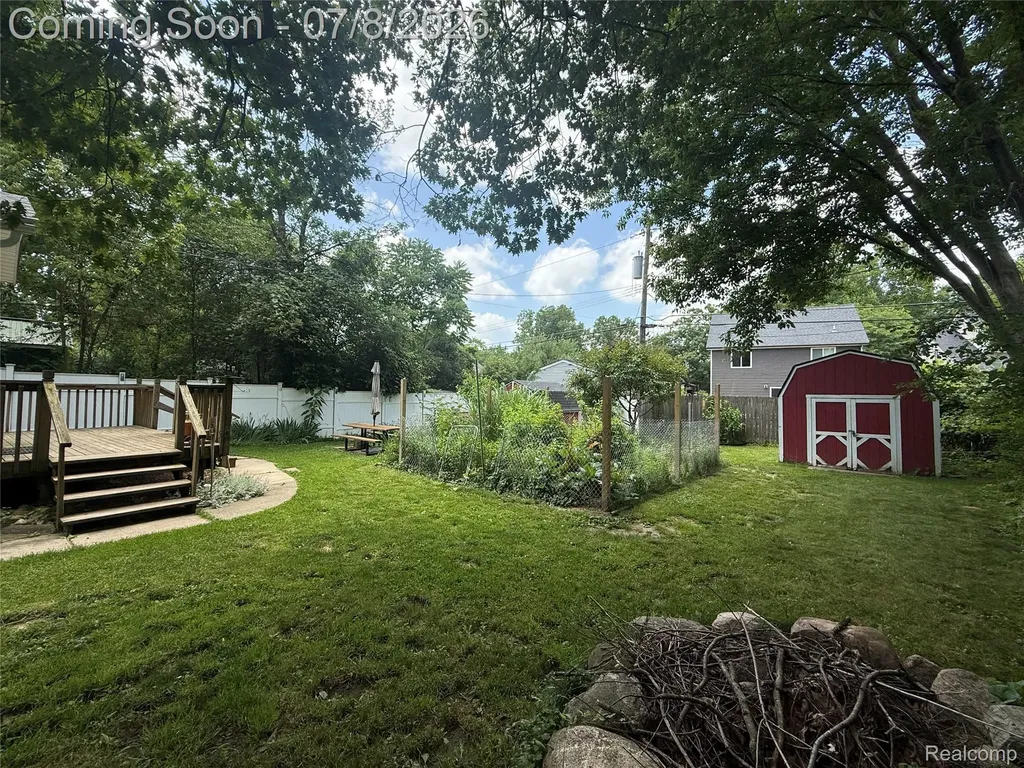 756 Cedarlawn Road Waterford Charter Township MI 48328