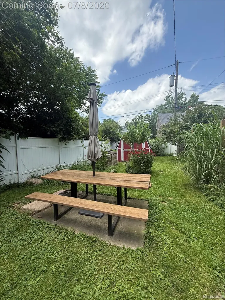 756 Cedarlawn Road Waterford Charter Township MI 48328