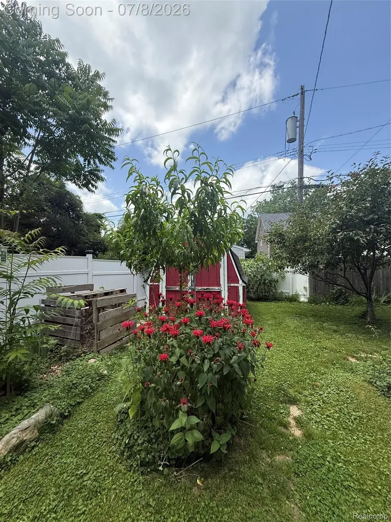 756 Cedarlawn Road Waterford Charter Township MI 48328
