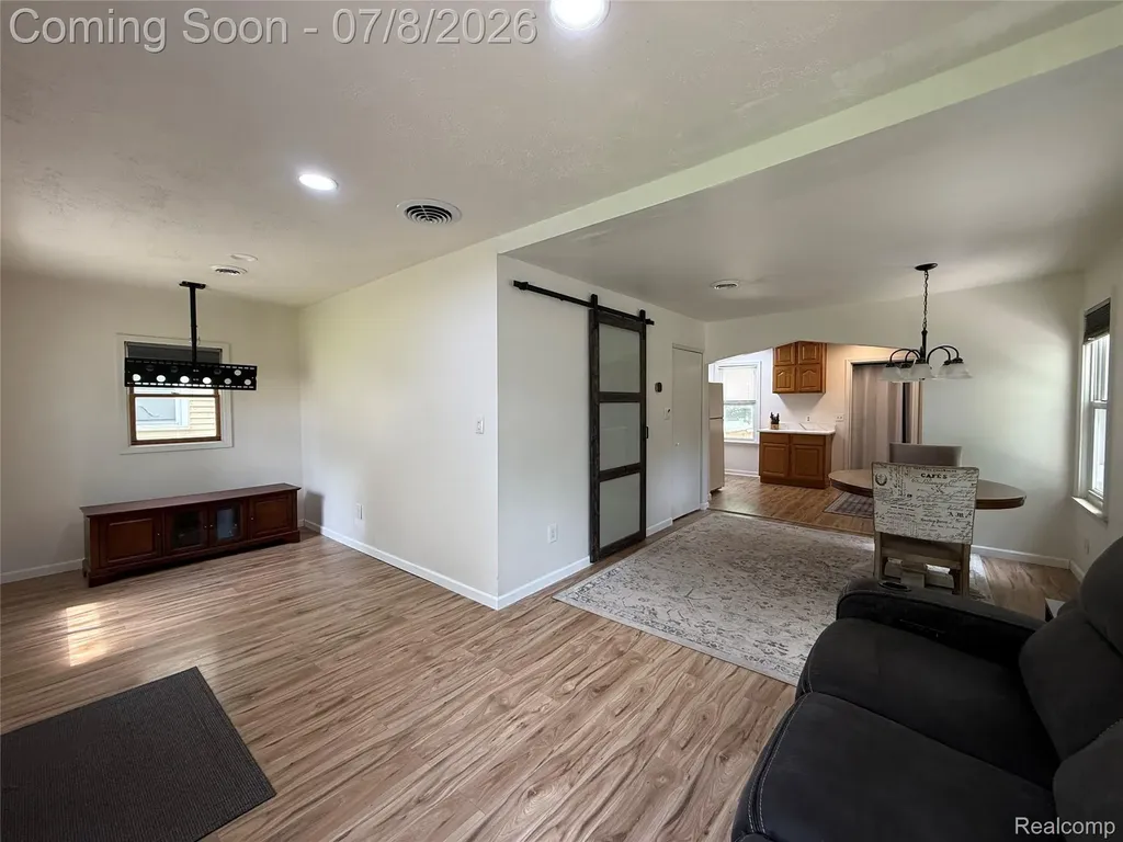 756 Cedarlawn Road Waterford Charter Township MI 48328