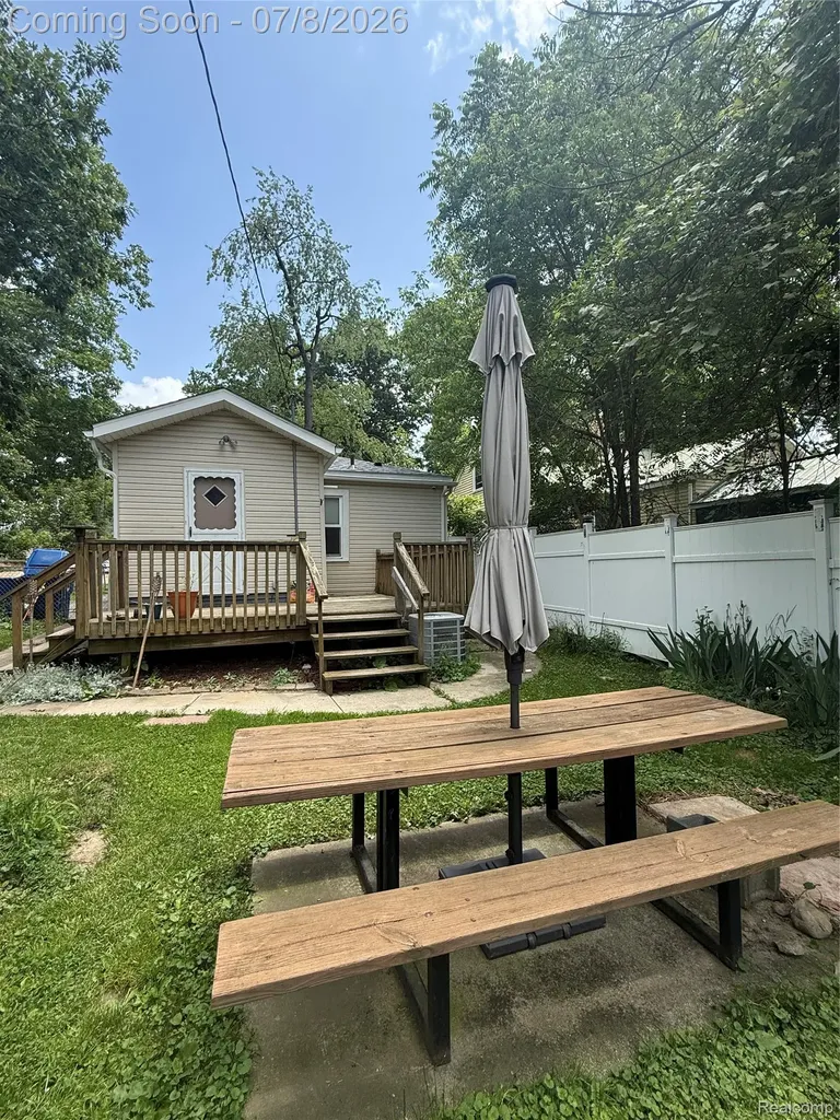 756 Cedarlawn Road Waterford Charter Township MI 48328