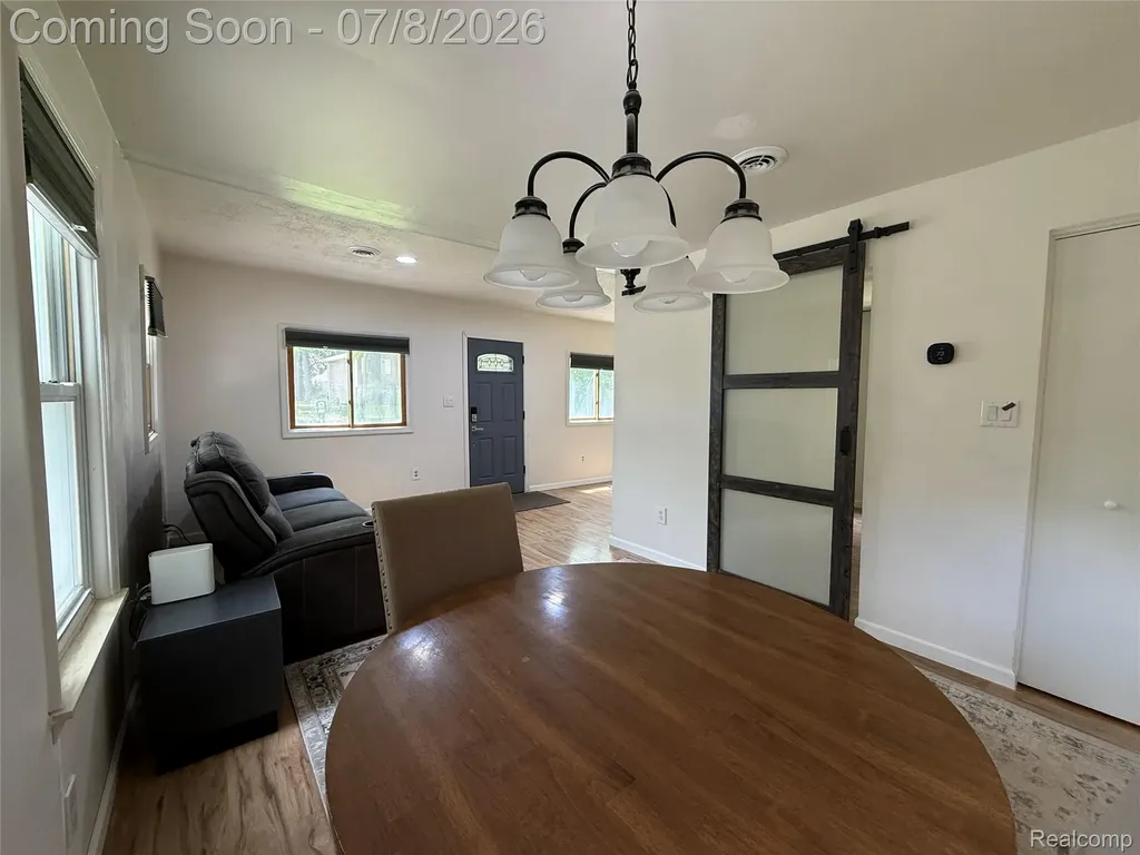 756 Cedarlawn Road Waterford Charter Township MI 48328