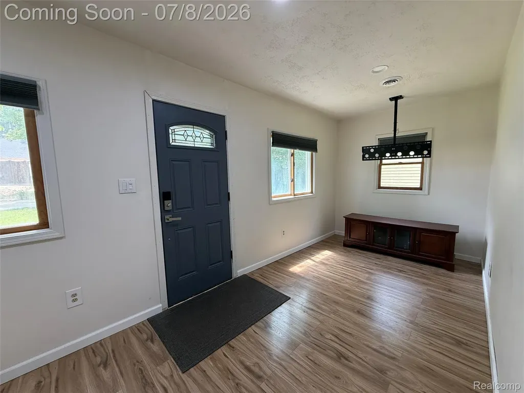 756 Cedarlawn Road Waterford Charter Township MI 48328