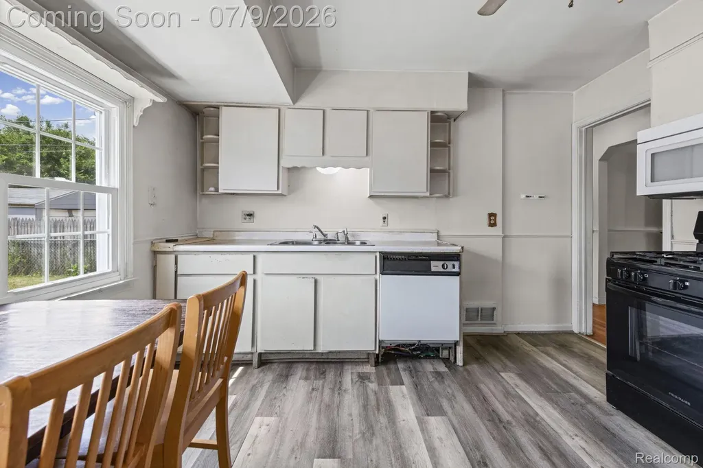 14618 Mulberry Street Southgate City MI 48195