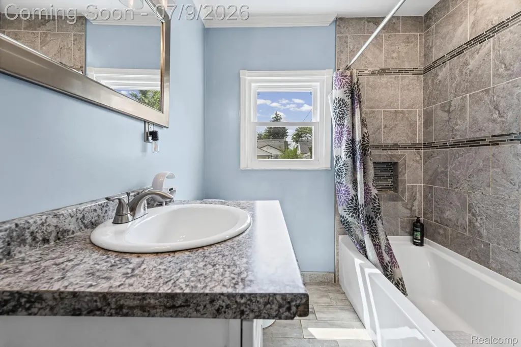 14618 Mulberry Street Southgate City MI 48195