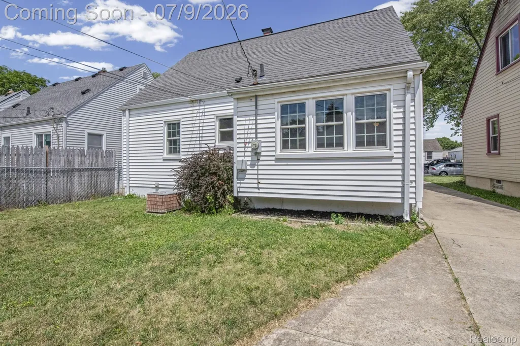 14618 Mulberry Street Southgate City MI 48195