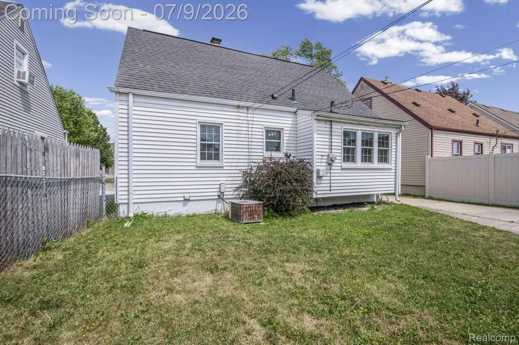 14618 Mulberry Street Southgate City MI 48195