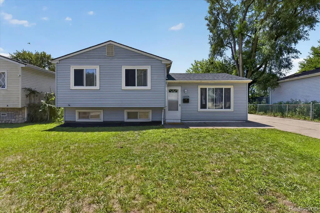 15924 Orchard Street Romulus City MI 48174