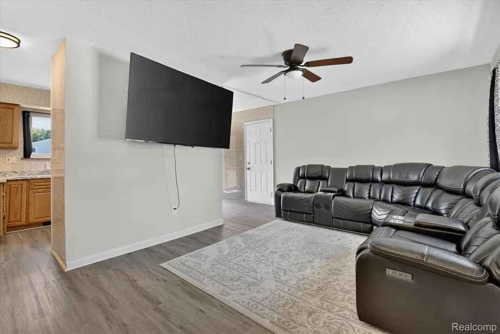 15924 Orchard Street Romulus City MI 48174