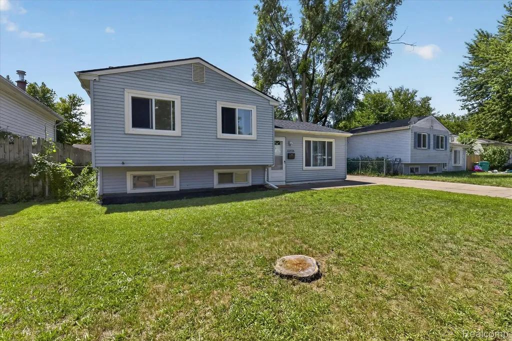 15924 Orchard Street Romulus City MI 48174
