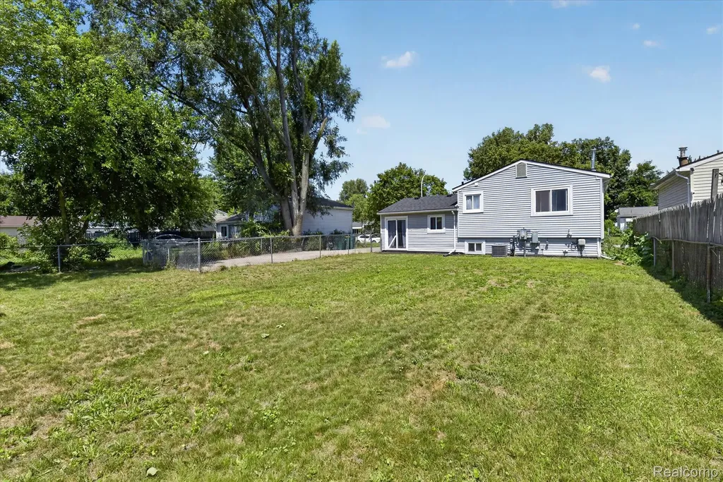 15924 Orchard Street Romulus City MI 48174