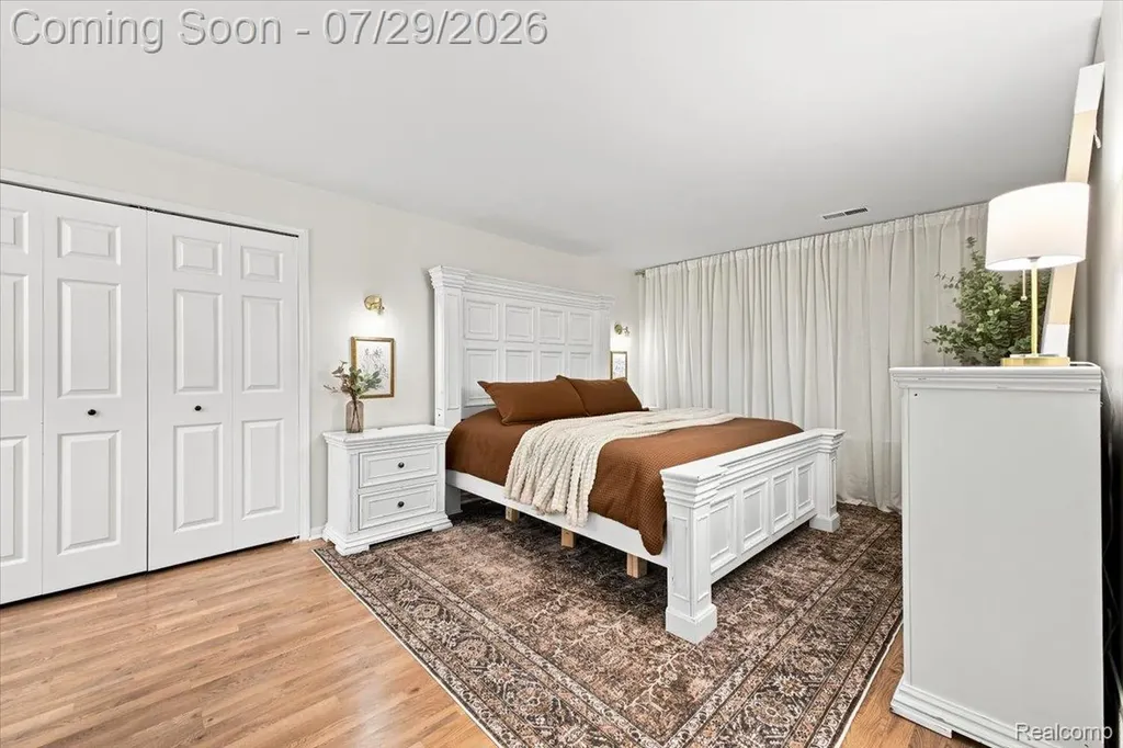 1655 Huntington Park Rochester Hills City MI 48309