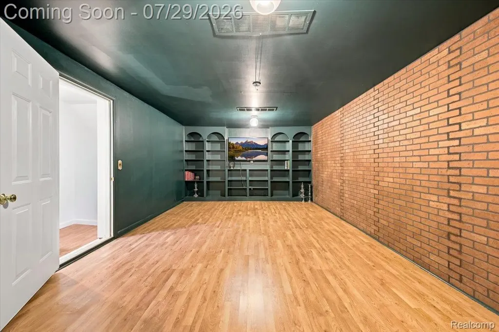 1655 Huntington Park, Unit #f Rochester Hills City MI 48309