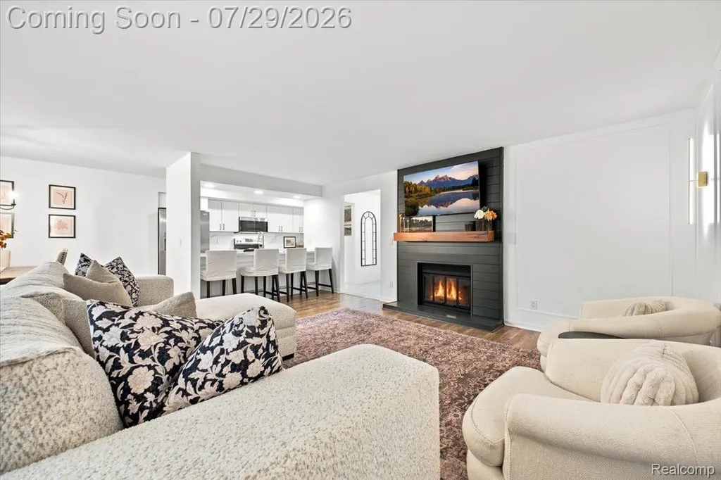 1655 Huntington Park Rochester Hills City MI 48309