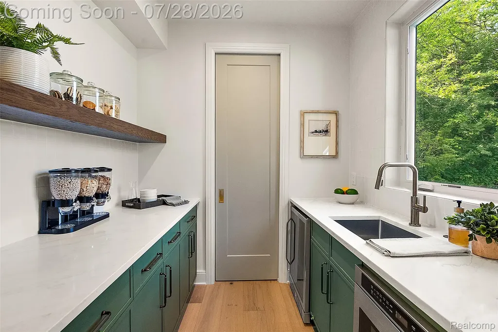 3919 Woodland Avenue Royal Oak City MI 48073