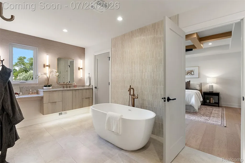 3919 Woodland Avenue Royal Oak City MI 48073