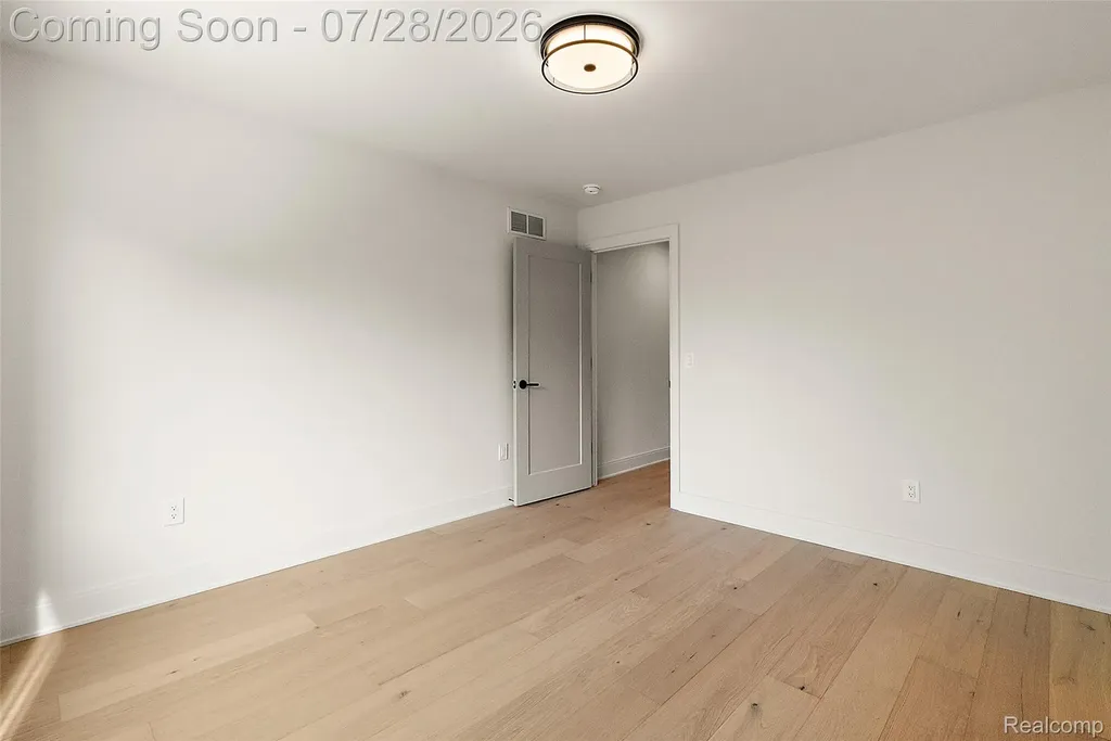 3919 Woodland Avenue Royal Oak City MI 48073