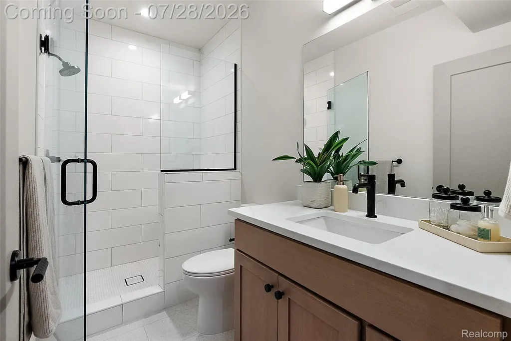 3919 Woodland Avenue Royal Oak City MI 48073