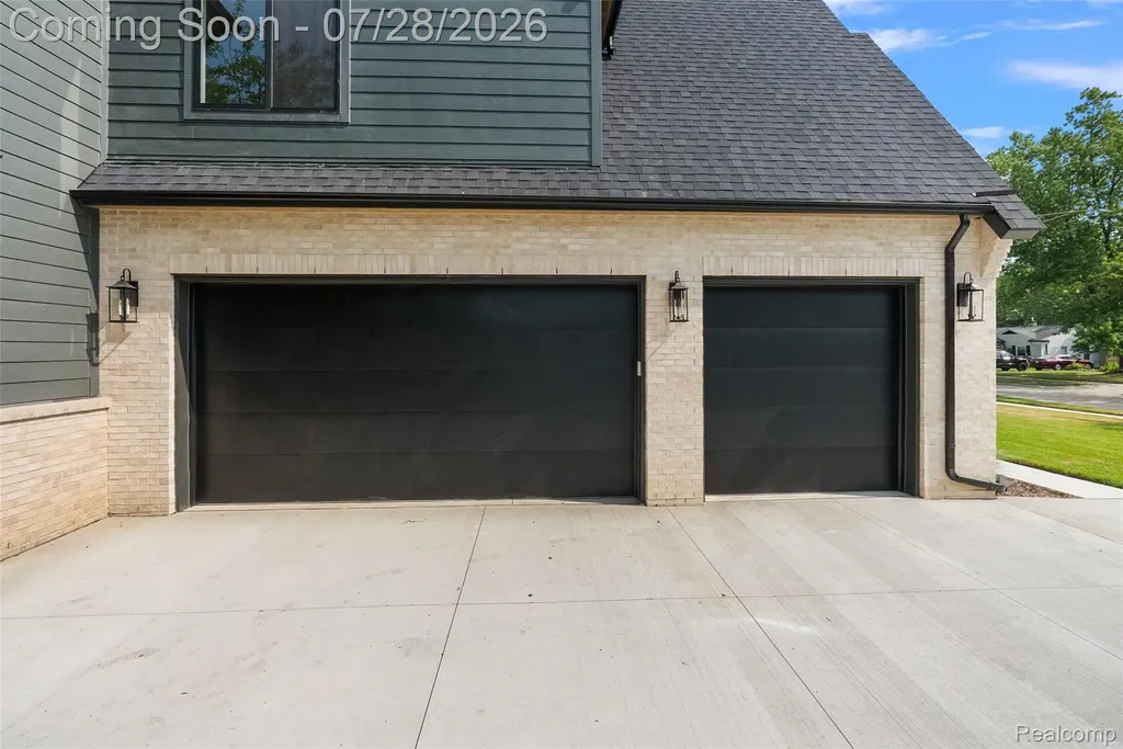 3919 Woodland Avenue Royal Oak City MI 48073