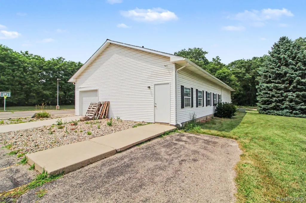 6740 Herbst Road Genoa Township MI 48114