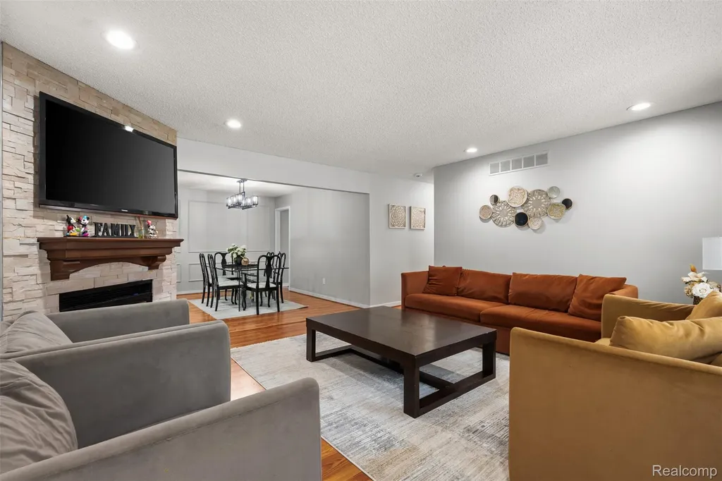 7096 Clements West Bloomfield Charter Township MI 48322