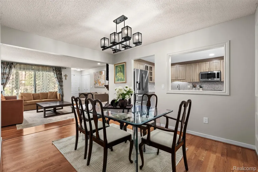 7096 Clements West Bloomfield Charter Township MI 48322