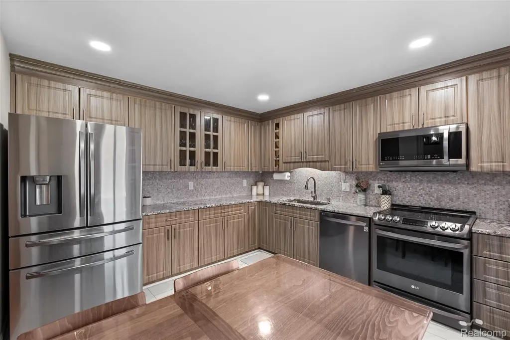 7096 Clements West Bloomfield Charter Township MI 48322