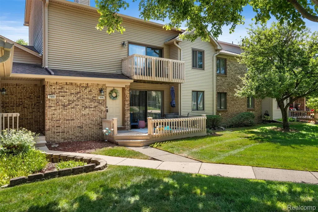 7096 Clements West Bloomfield Charter Township MI 48322