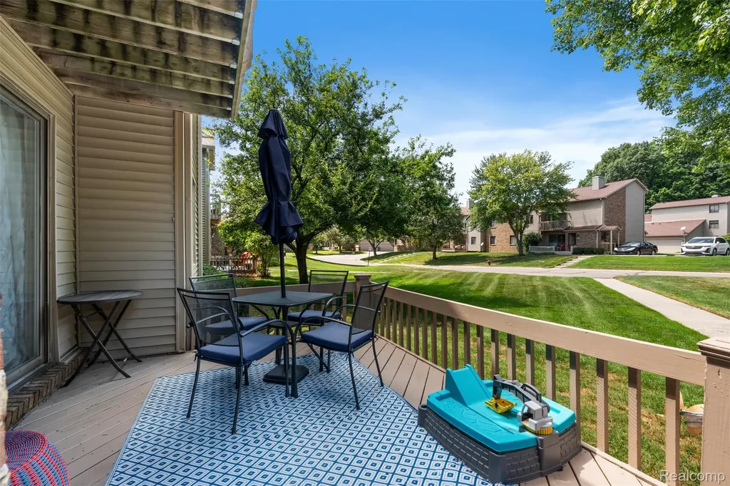 7096 Clements West Bloomfield Charter Township MI 48322