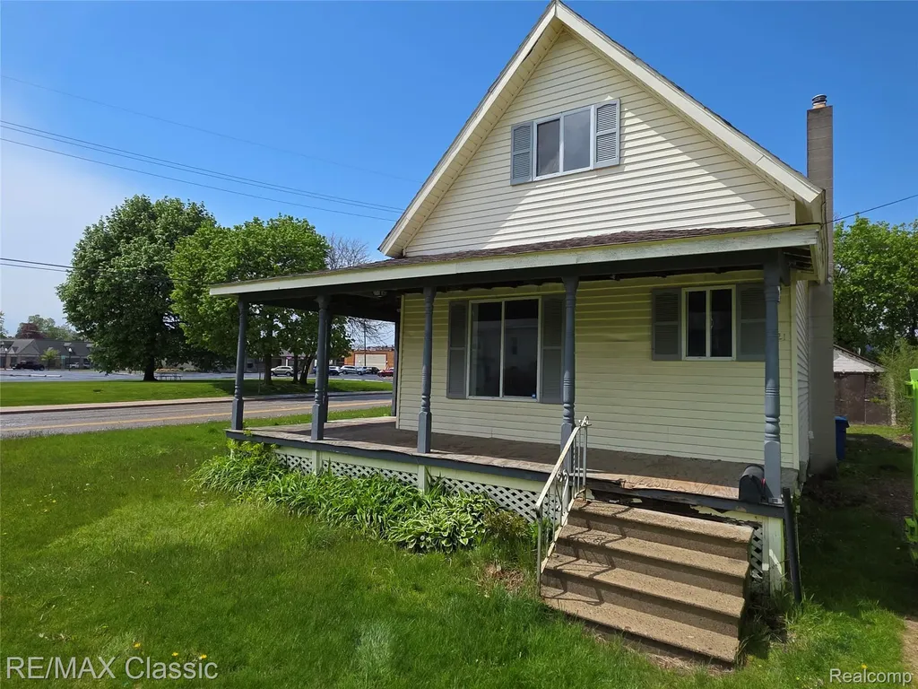 21 Broadway Street Oxford Village MI 48371