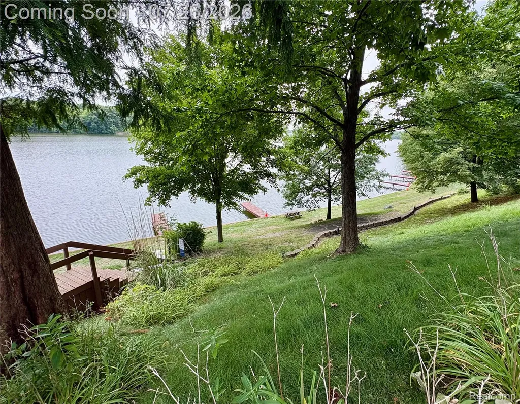 1736 Grove Road York Charter Township MI 48198