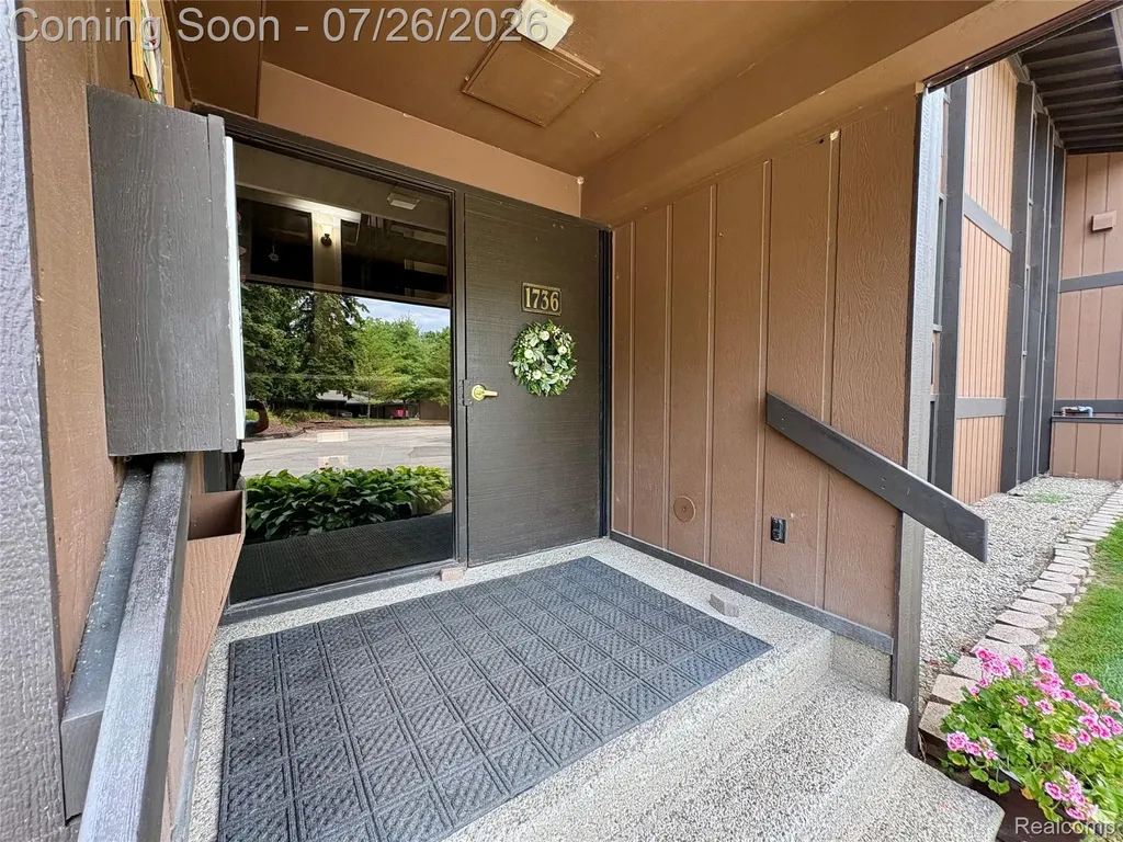 1736 Grove Road York Charter Township MI 48198