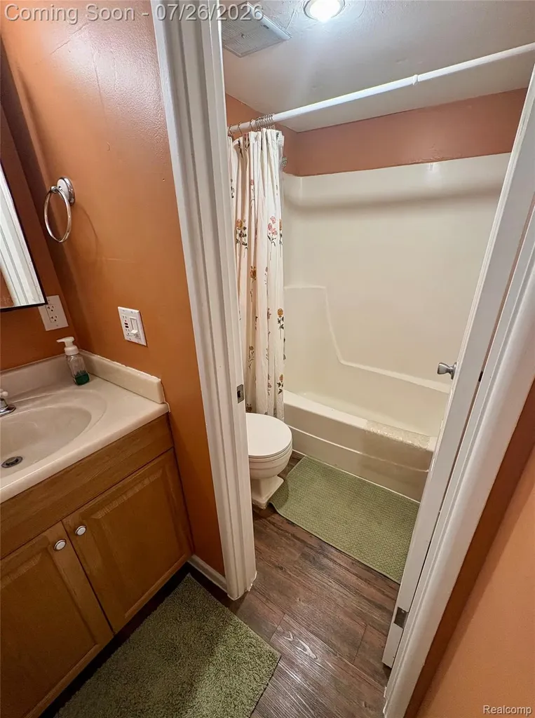 1736 Grove Road York Charter Township MI 48198