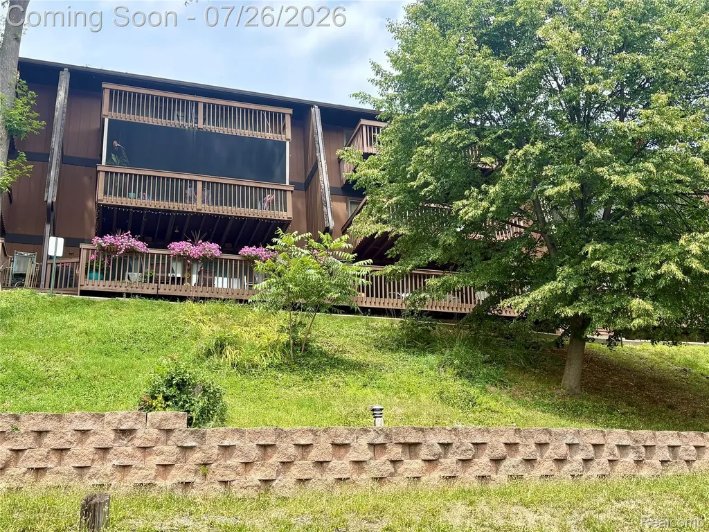 1736 Grove Road York Charter Township MI 48198