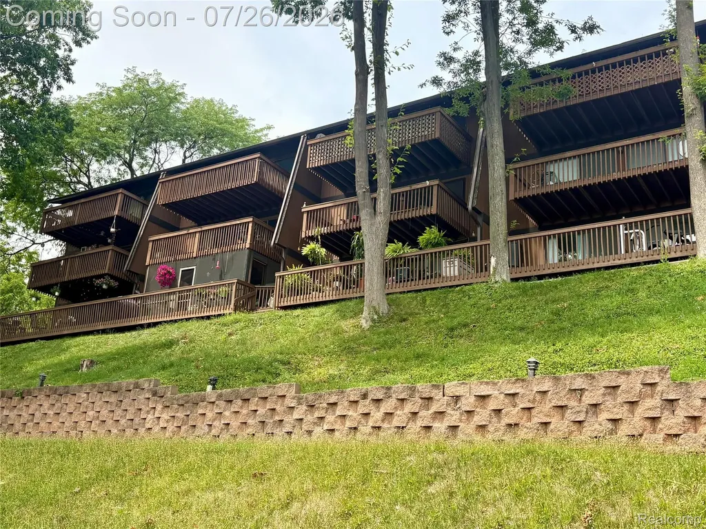 1736 Grove Road York Charter Township MI 48198