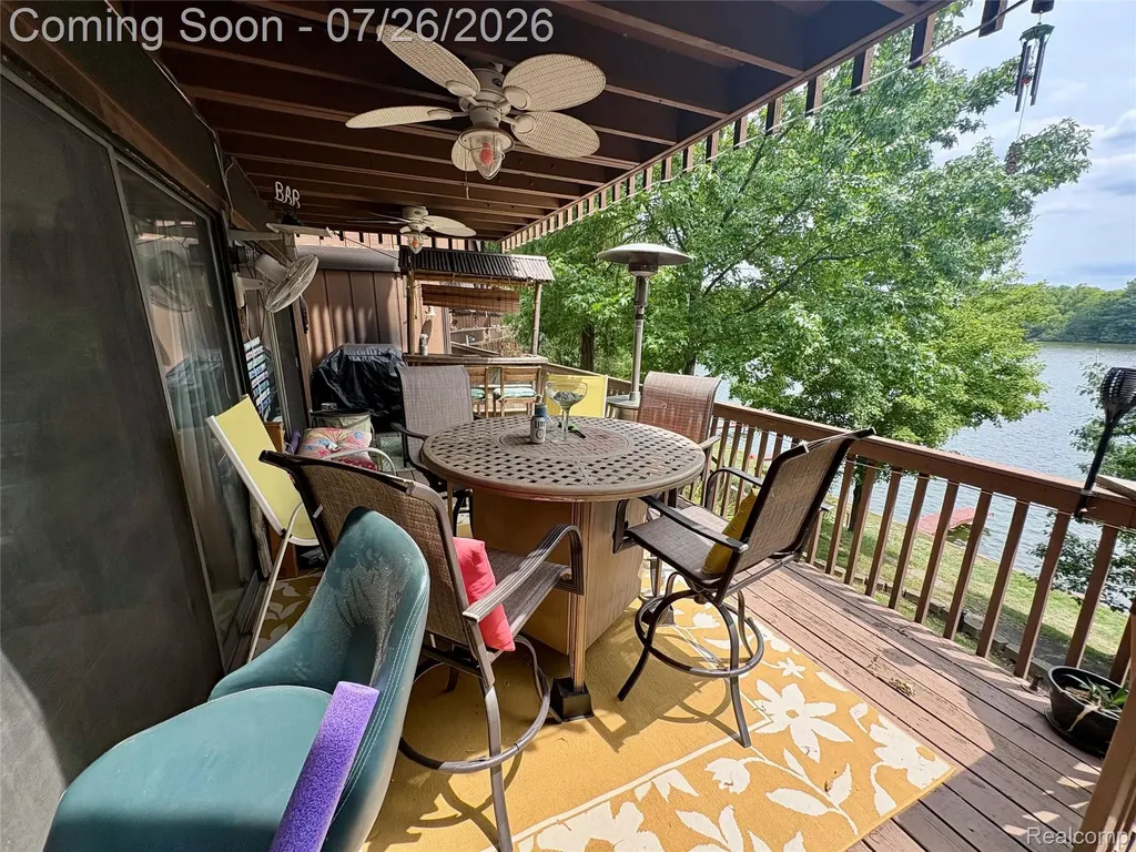 1736 Grove Road York Charter Township MI 48198