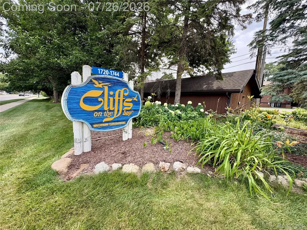 1736 Grove Road York Charter Township MI 48198