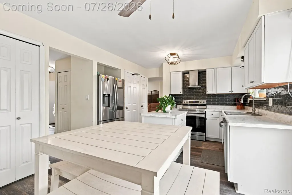 17900 Woodridge Drive Brownstown Charter Township MI 48193