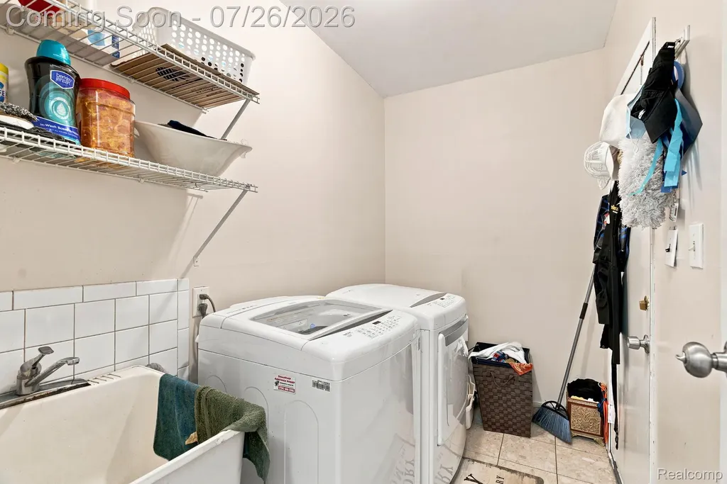 17900 Woodridge Drive Brownstown Charter Township MI 48193