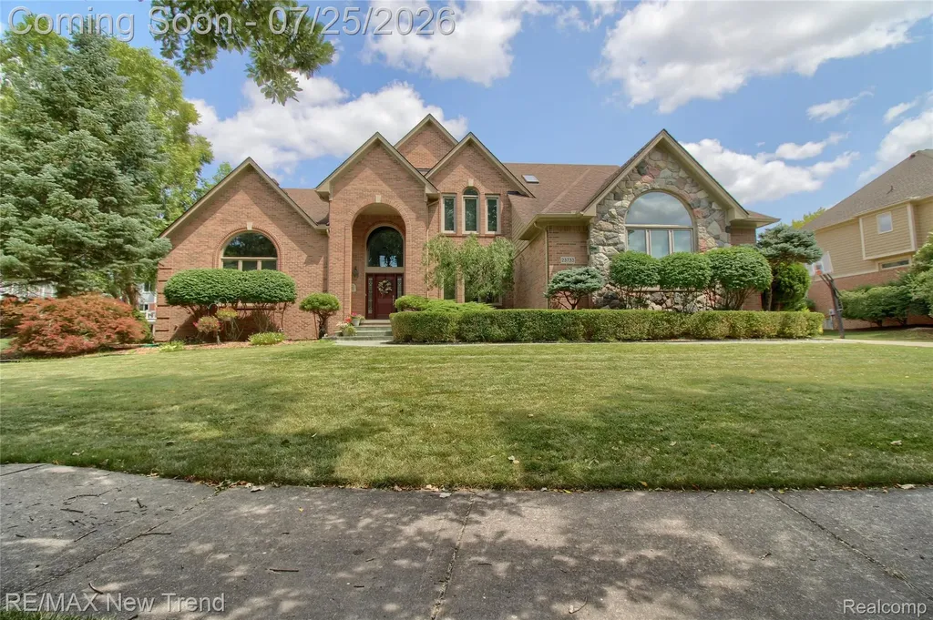23733 Wintergreen Circle Novi City MI 48374