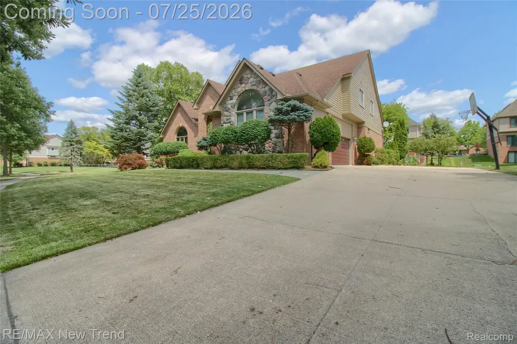 23733 Wintergreen Circle Novi City MI 48374