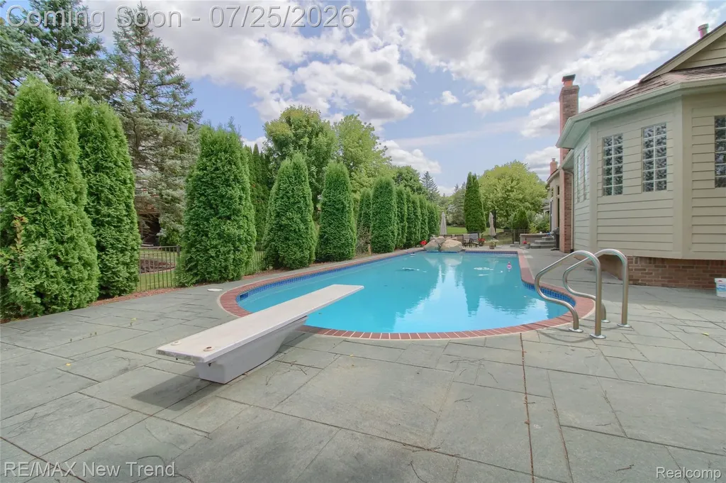 23733 Wintergreen Circle Novi City MI 48374