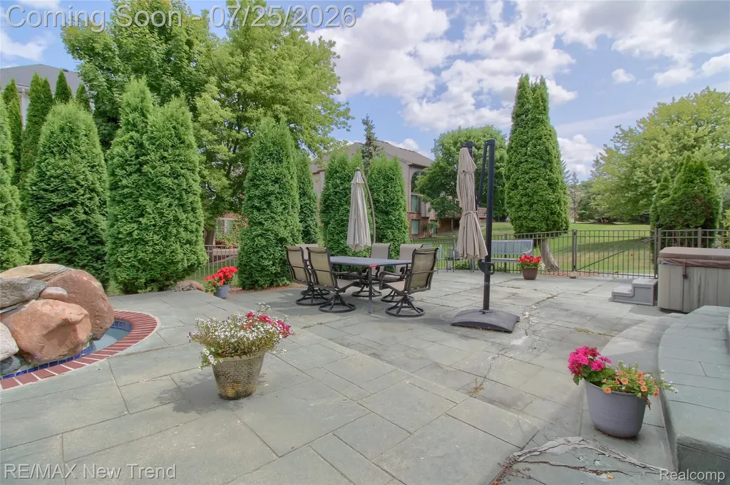 23733 Wintergreen Circle Novi City MI 48374