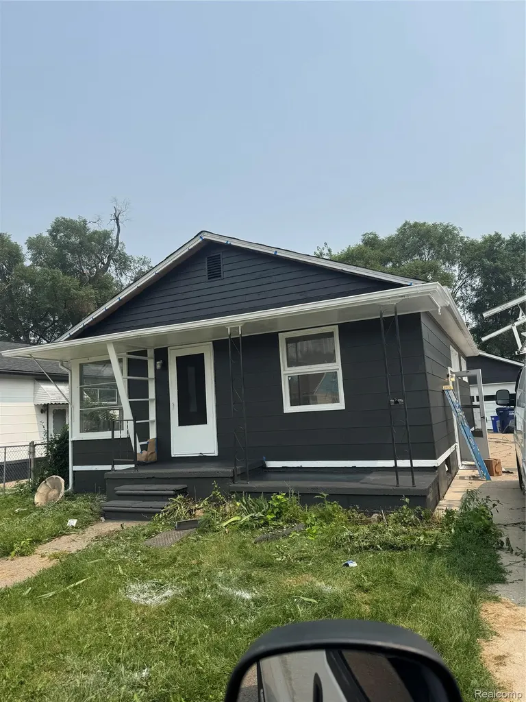 1277 Grant Avenue Lincoln Park City MI 48146