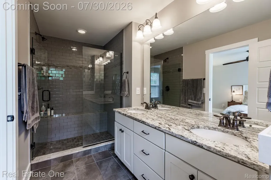 2785 Hartwick Drive Rochester Hills City MI 48307