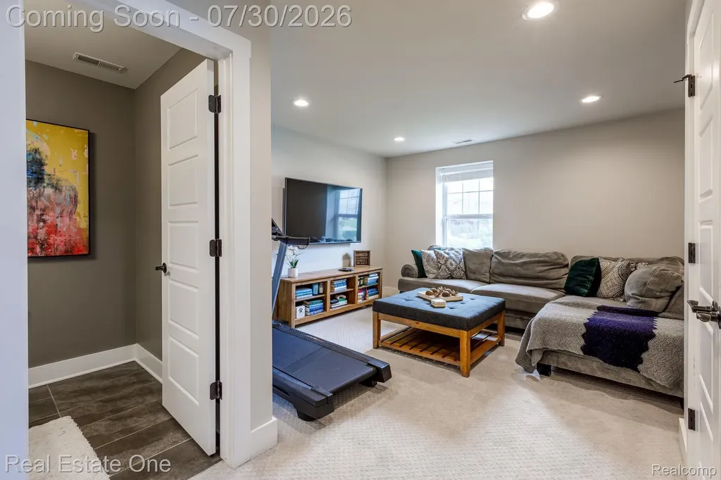 2785 Hartwick Drive Rochester Hills City MI 48307