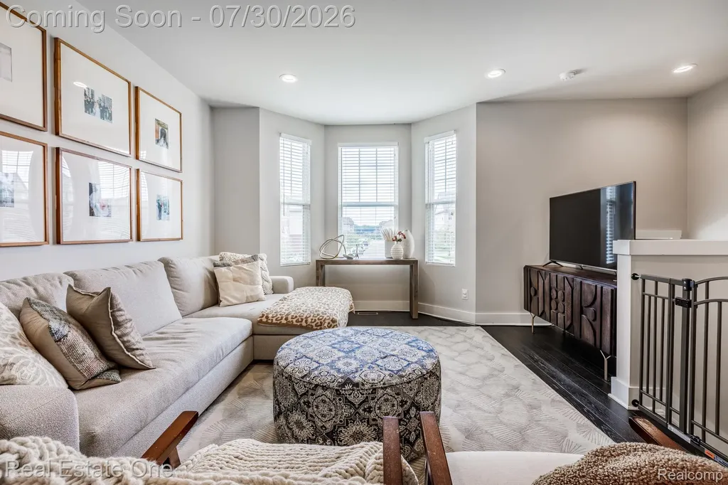 2785 Hartwick Drive Rochester Hills City MI 48307