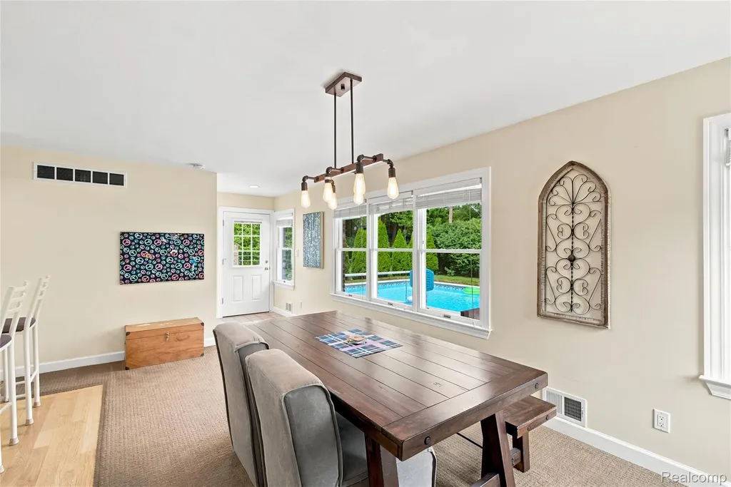 41138 Crestwood Drive Plymouth Charter Township MI 48170