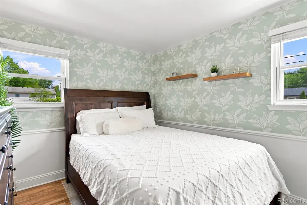 41138 Crestwood Drive Plymouth Charter Township MI 48170