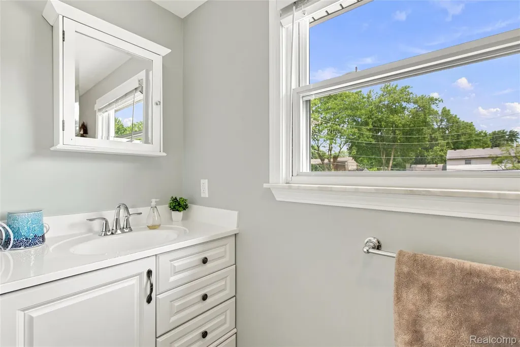 41138 Crestwood Drive Plymouth Charter Township MI 48170